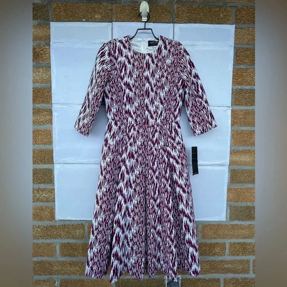 FRONT ROW by Sara and Goldy trapeze hem graphic dress 4 - Picture 1 of 8